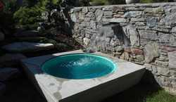 plätscherndes Wasser im Garten